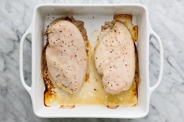 Hähnchen für Mandarin-Hähnchensalat backen