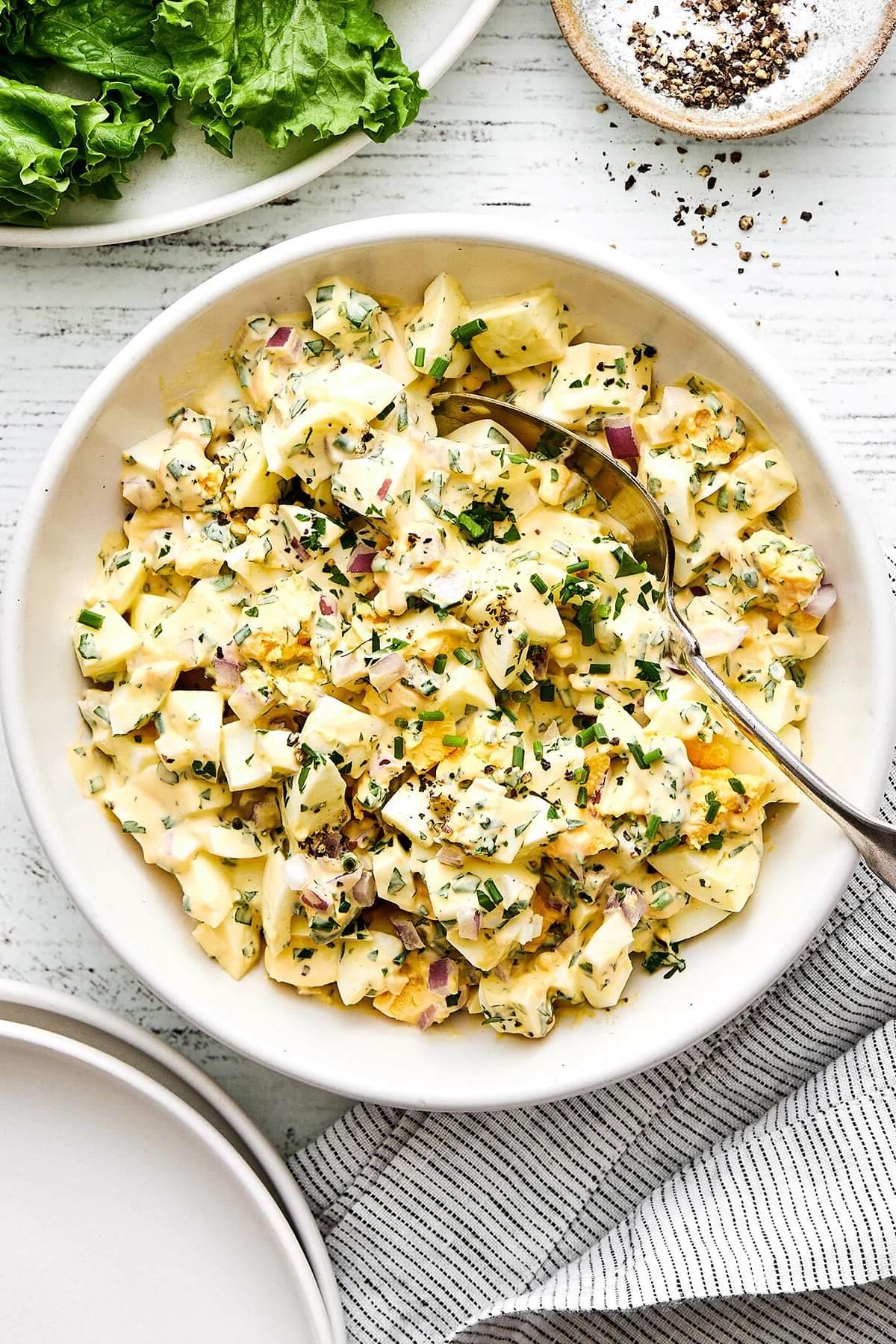 Über 40 Osterrezepte: Frisch, klassisch und einfach 37 Eine Schüssel Eiersalat.