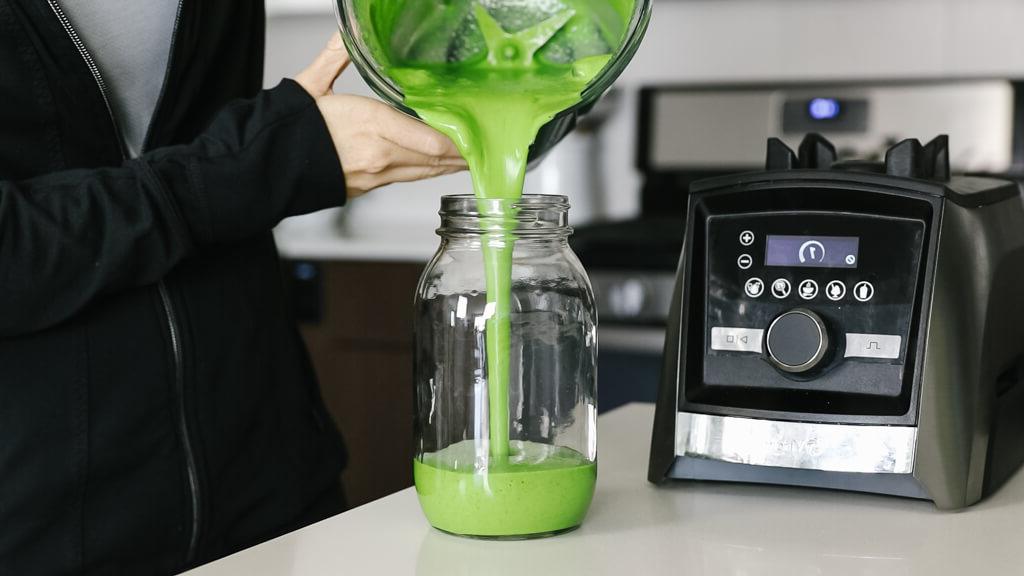 Entdecke alle gesunden Rezepte, die ich an einem Tag mit meinem Vitamix Mixer zubereite.