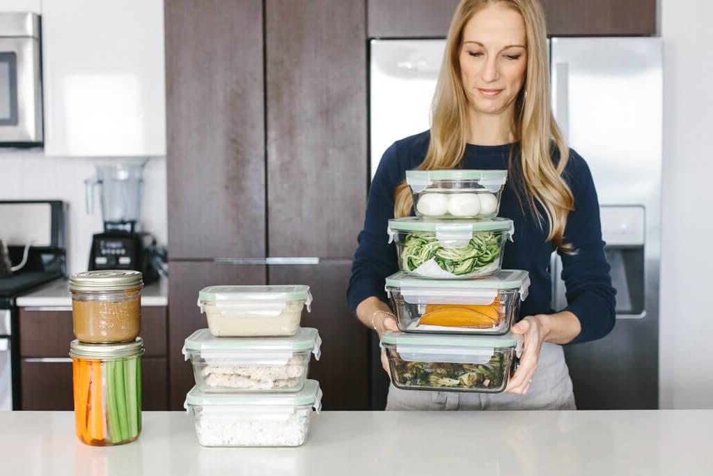 9 Meal Prep Ideen, um Zeit in der Küche zu sparen 6 Meal Prep und Zeitersparnis in der Küche. Hier sind 9 Zutaten zum Vorbereiten und verschiedene Meal-Prep-Ideen für gesunde Rezepte.