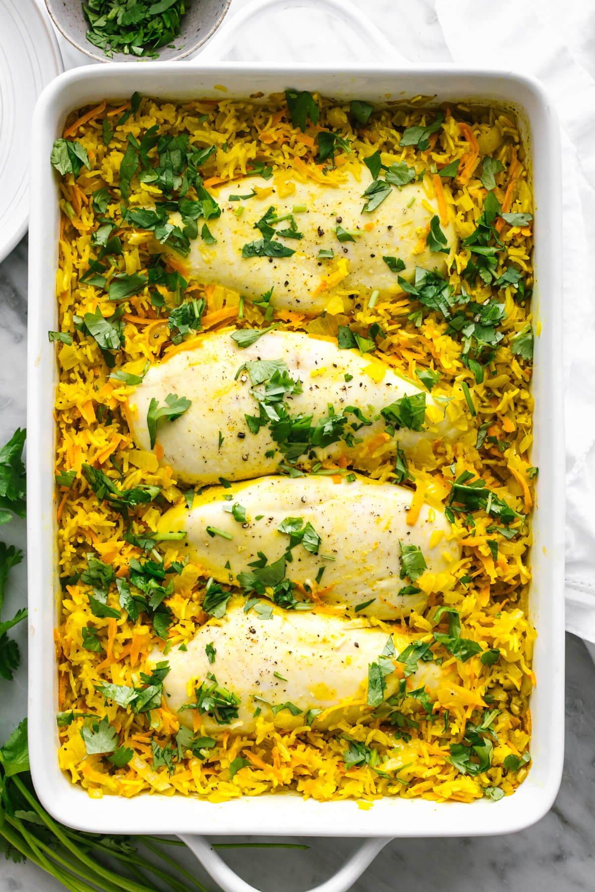 Die 20+ besten Hähnchenbrust-Rezepte 5 Kurkuma-Hähnchen-Reis-Auflauf
