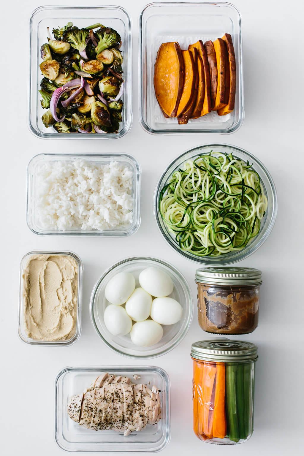 9 Meal Prep Ideen, um Zeit in der Küche zu sparen 7 Meal Prep und Zeitersparnis in der Küche. Hier sind 9 Zutaten zum Vorbereiten und verschiedene Meal-Prep-Ideen für gesunde Rezepte.