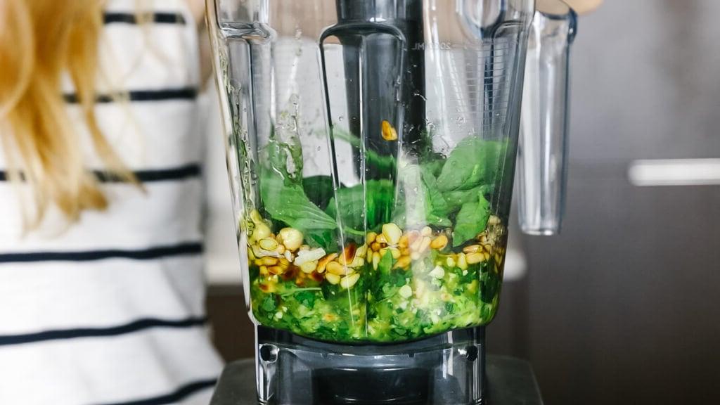 Entdecke alle gesunden Rezepte, die ich an einem Tag mit meinem Vitamix Mixer zubereite.
