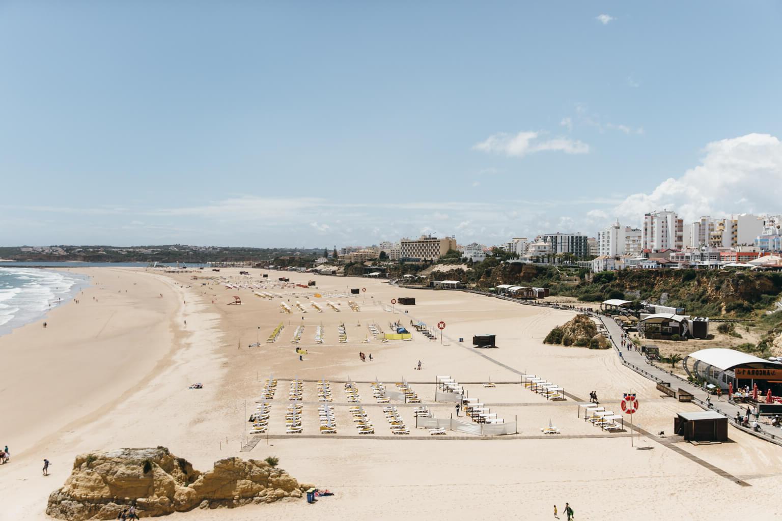 Charakteristische Felsformationen der Algarveküste