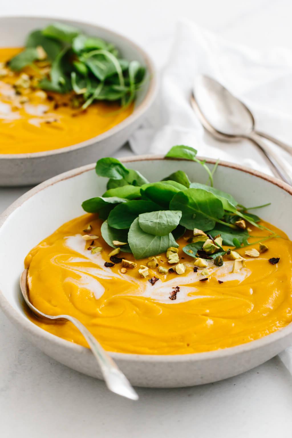 Über 15 Süßkartoffel-Rezepte zum Verlieben 9 Zwei Schalen Süßkartoffelsuppe.