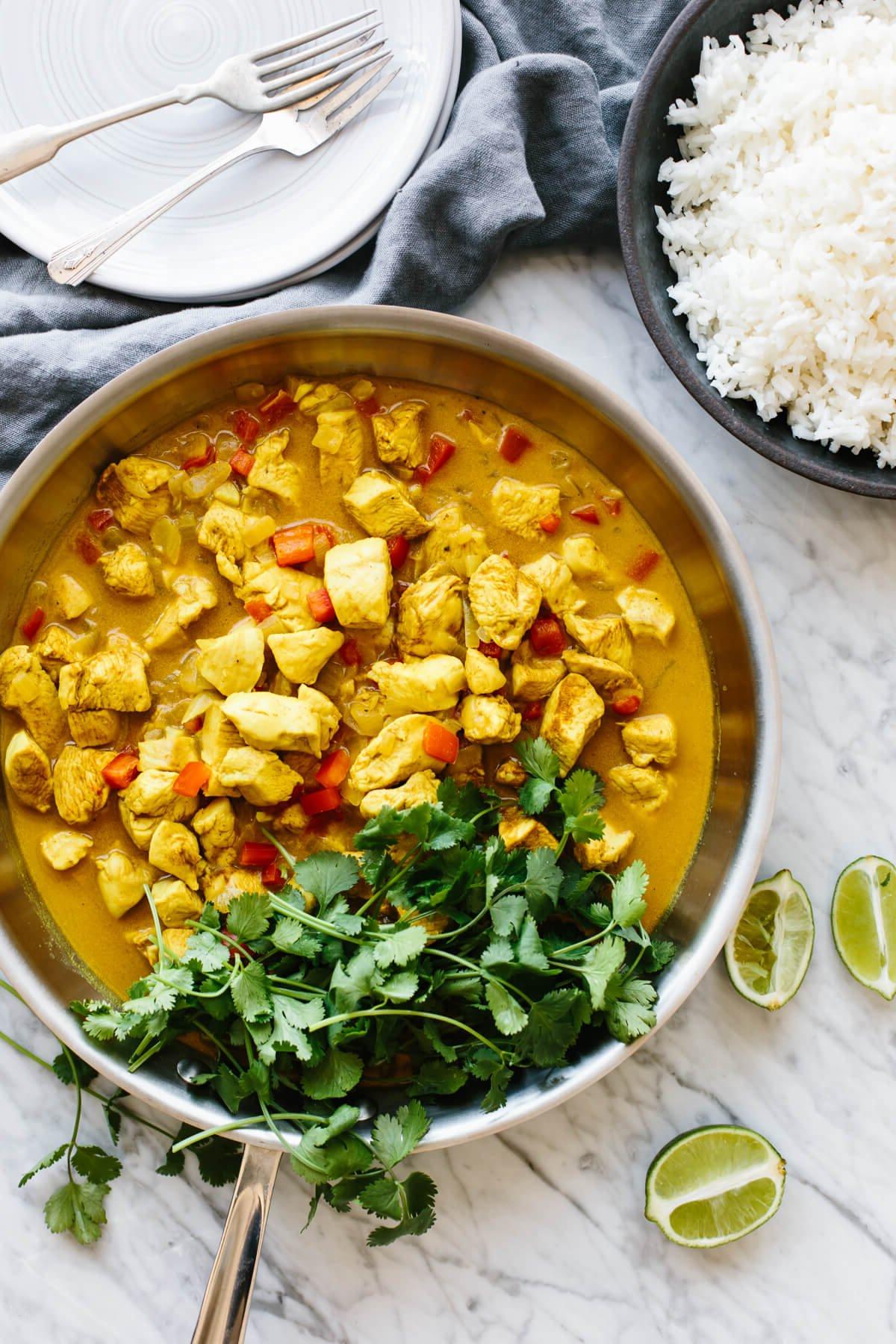 30 gesunde Rezepte in 30 Minuten oder weniger 10 Kokos-Curry-Hähnchen.