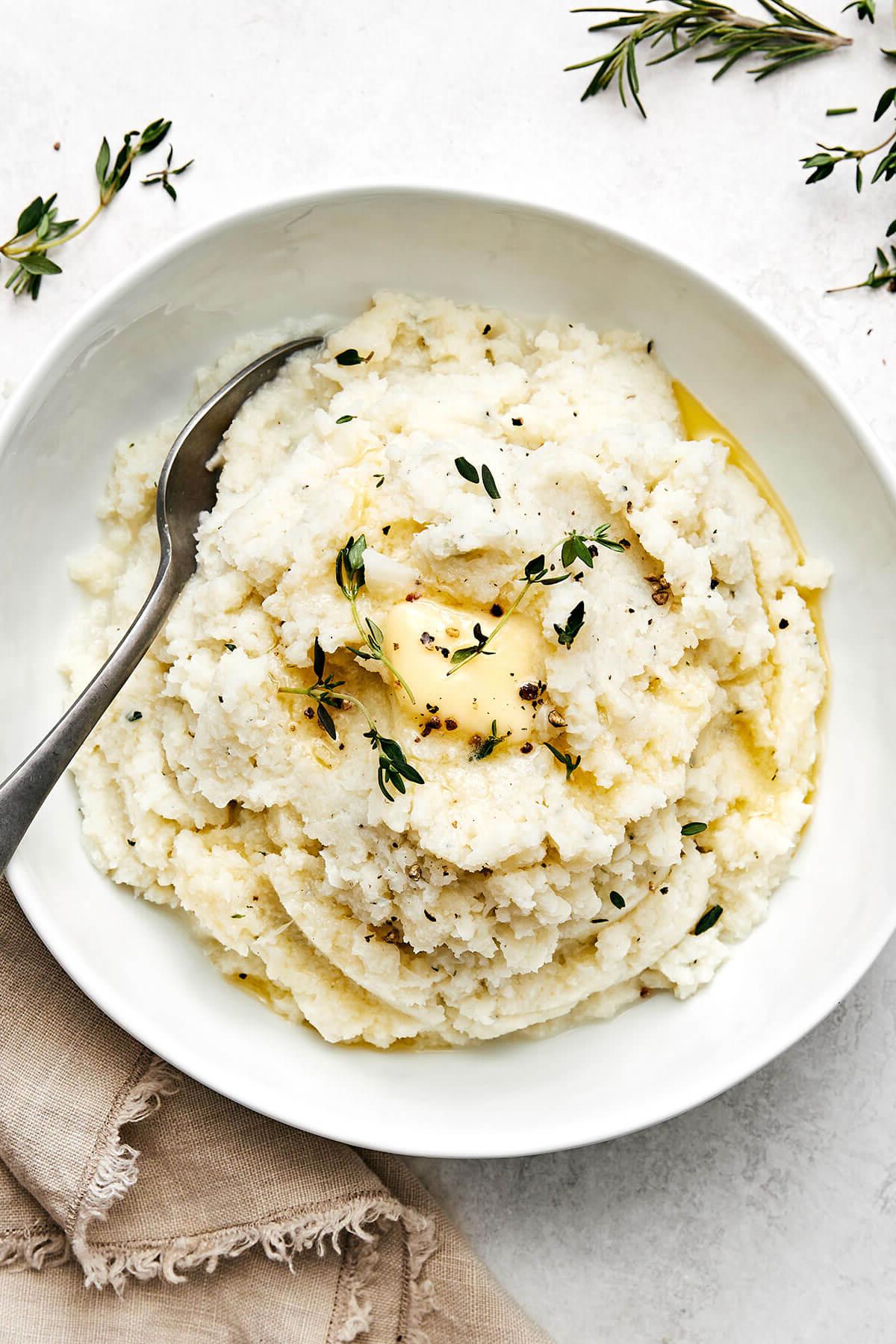 Die Ultimative Liste der Thanksgiving-Beilagen 14 Eine Schüssel Blumenkohlpüree