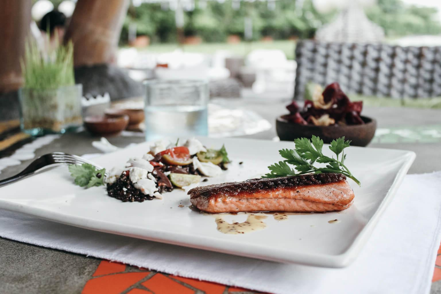 Bali Stadtführer: Ein gesunder, real-food, glutenfreier Reiseführer für Bali (inklusive Ubud, Seminyak, Canggu, der Bukit-Region und mehr).