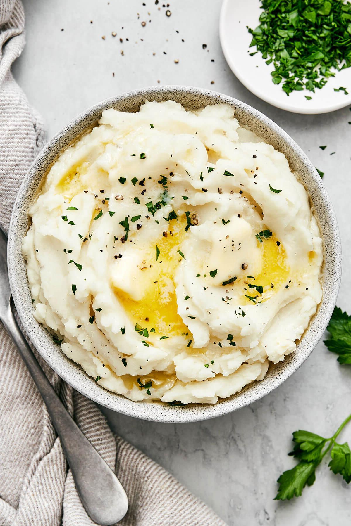 Die besten St. Patrick's Day Essensideen 7 Eine Schüssel cremiger Kartoffelpüree