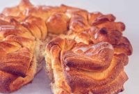 Fluffy Cinnamon Star Bread