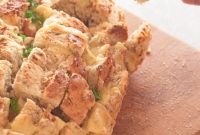 Cheesy Garlic Pull-Apart Bread