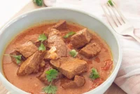 Delicious Slow Cooker Bombay Curry