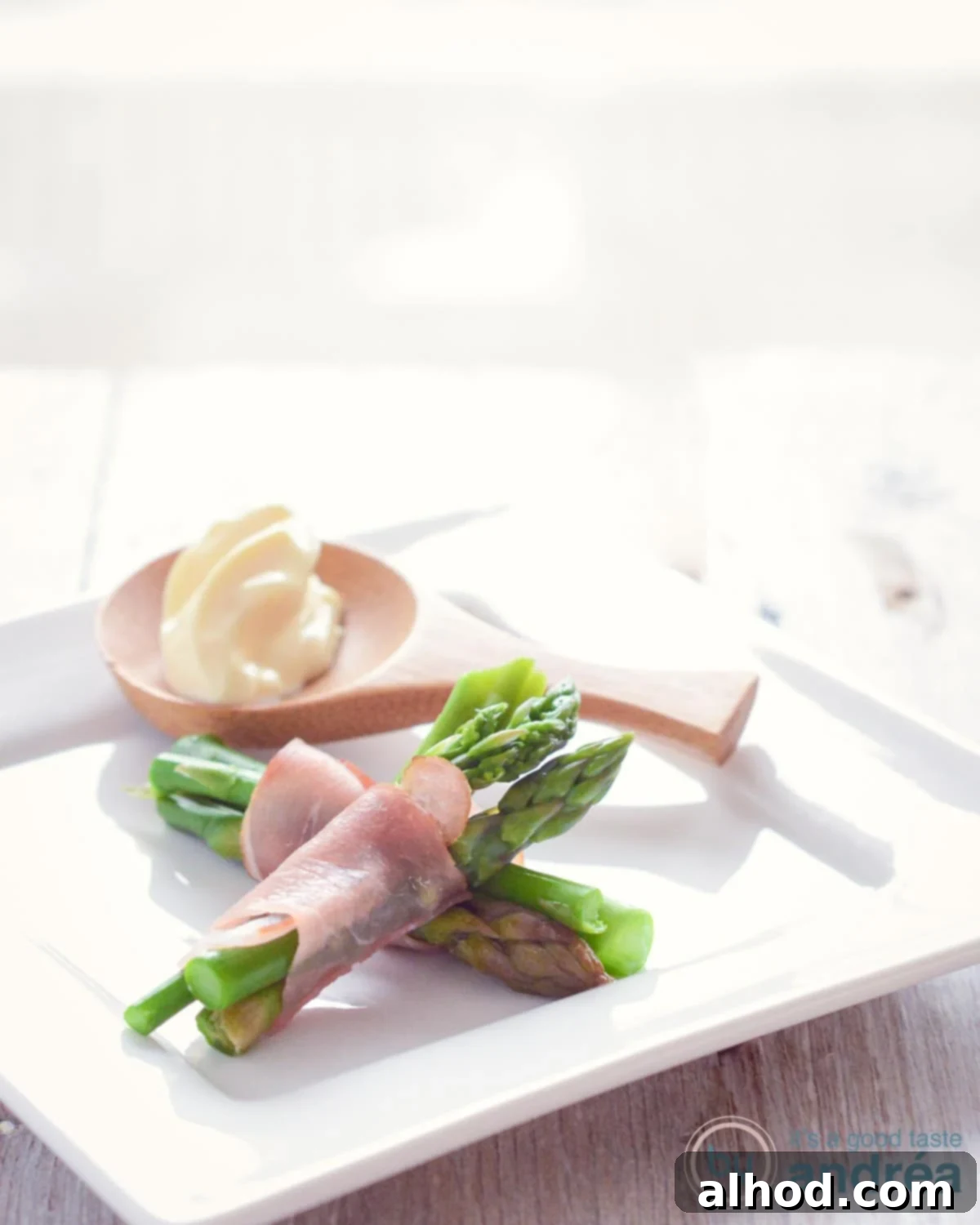 Prosciutto Wrapped Asparagus with Aioli 3 Groene asperges, parmaham en aioli