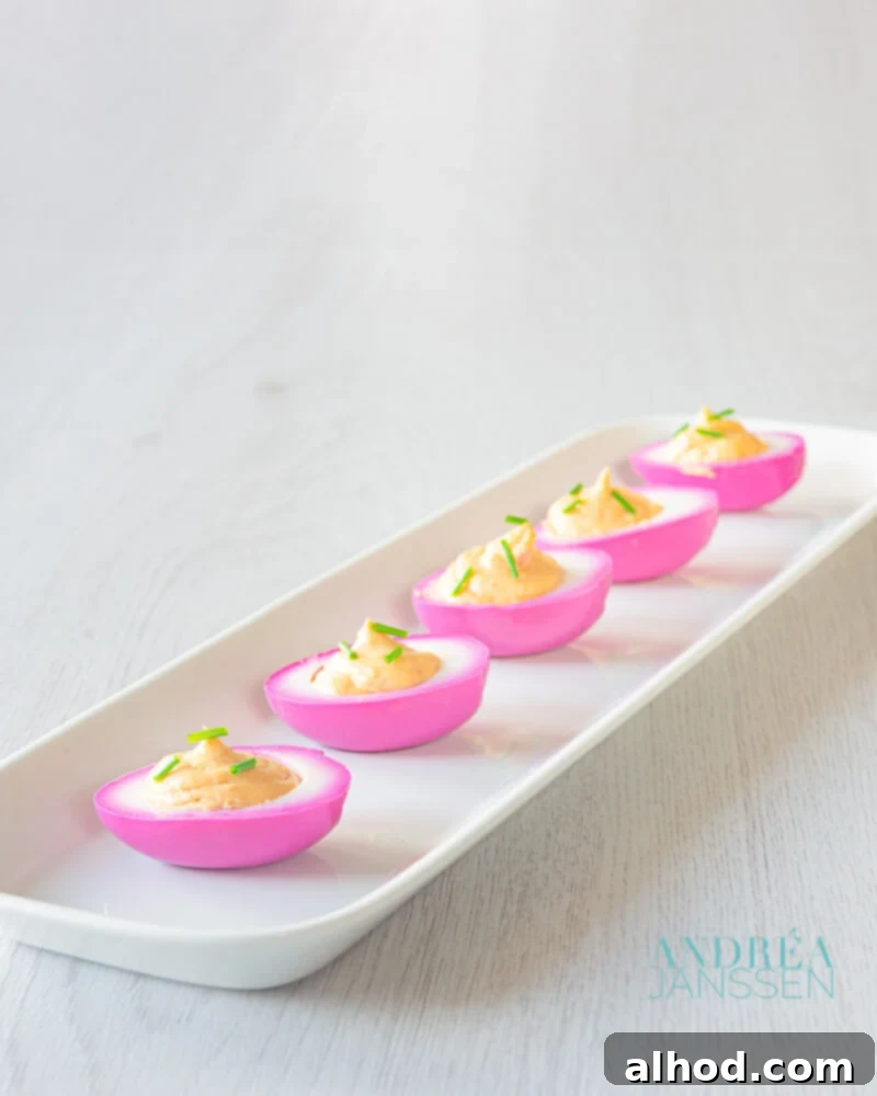 Vibrant Purple Deviled Eggs 3 Paarse gevulde eieren - purple deviled eggs