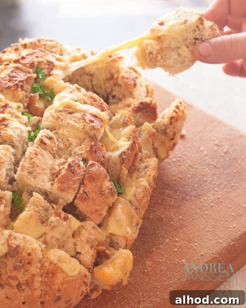 Cheesy Garlic Pull-Apart Bread 3 Pull apart brood met knoflookboter en kaas