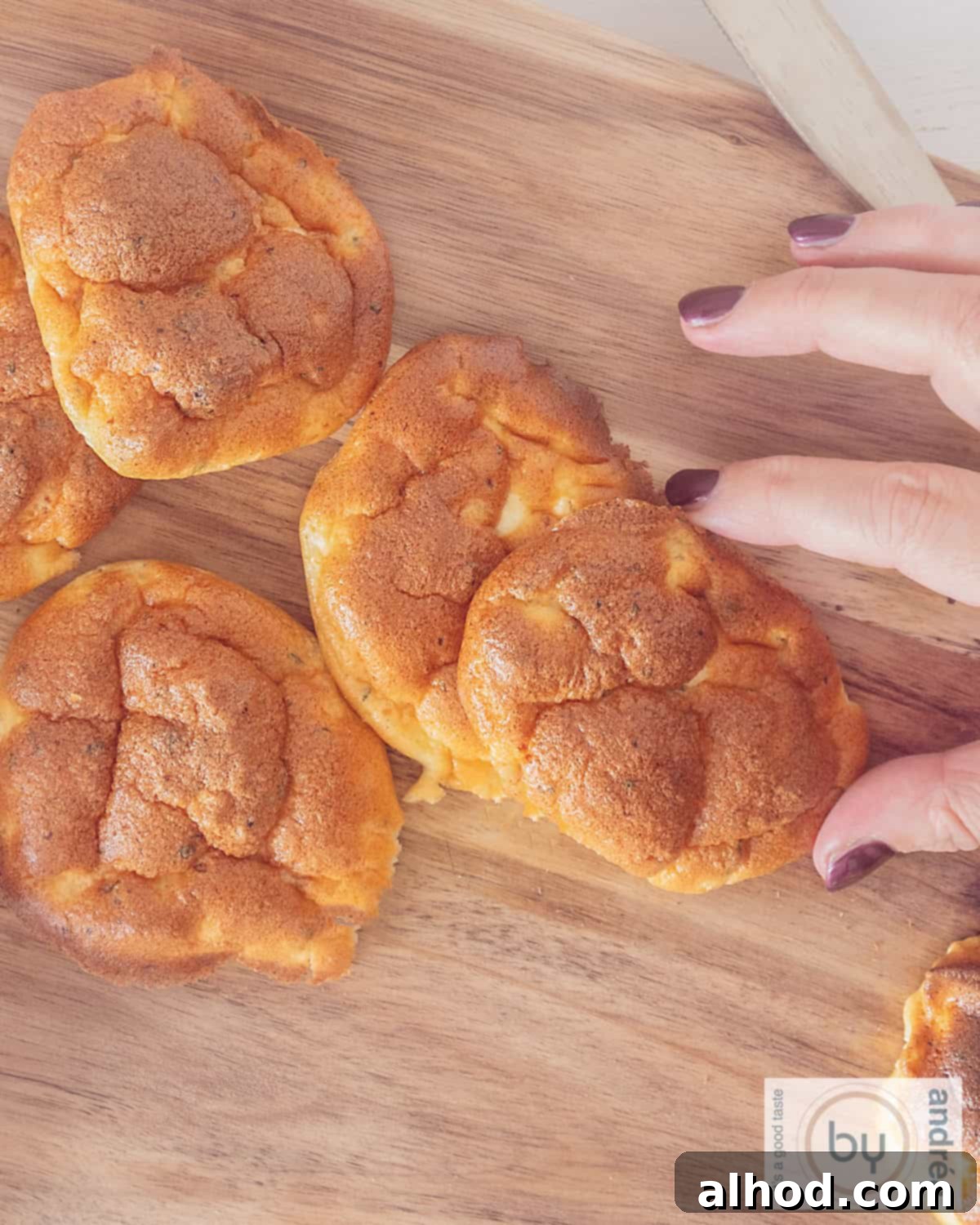 Fluffy Cottage Cheese Cloud Bread 2 Wolkenbroodje - cloud bread with herbs