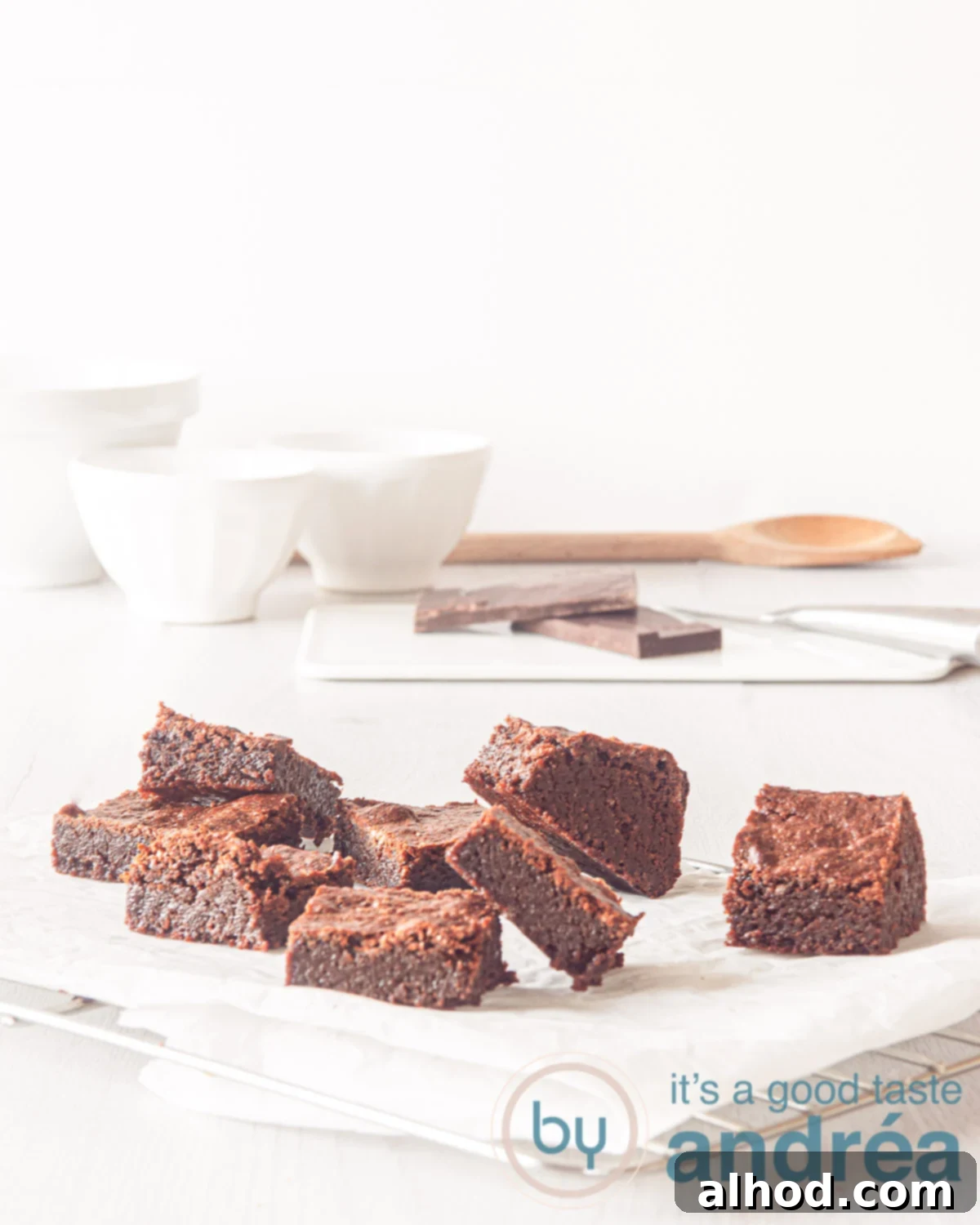 Slow Cooker Brown Sugar Brownies 2 Deliciously fudgy slow cooker brownies made with brown sugar and dark chocolate