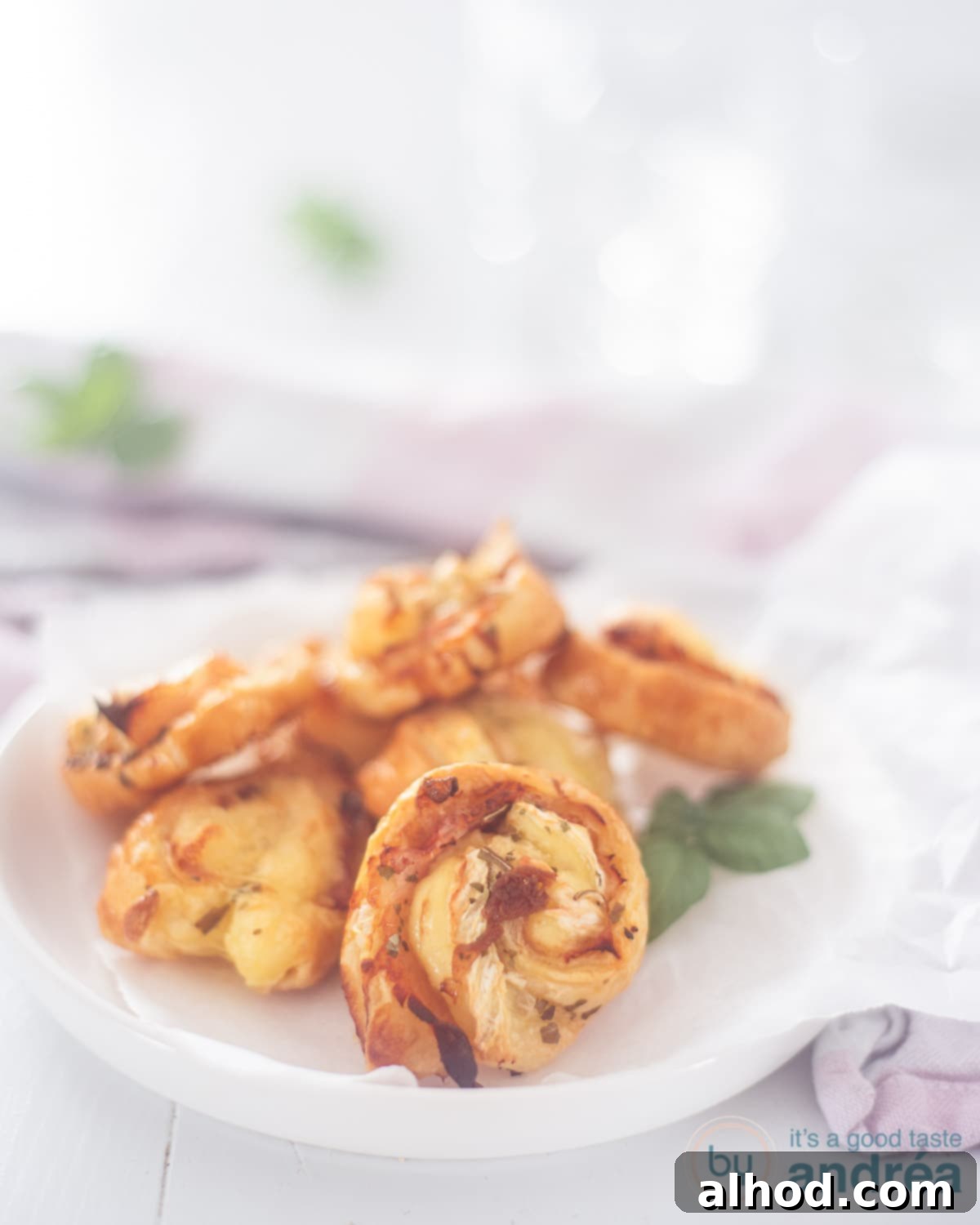 Cheesy Puff Pastry Bites 2 3 Puff pastry appetizers with cheese