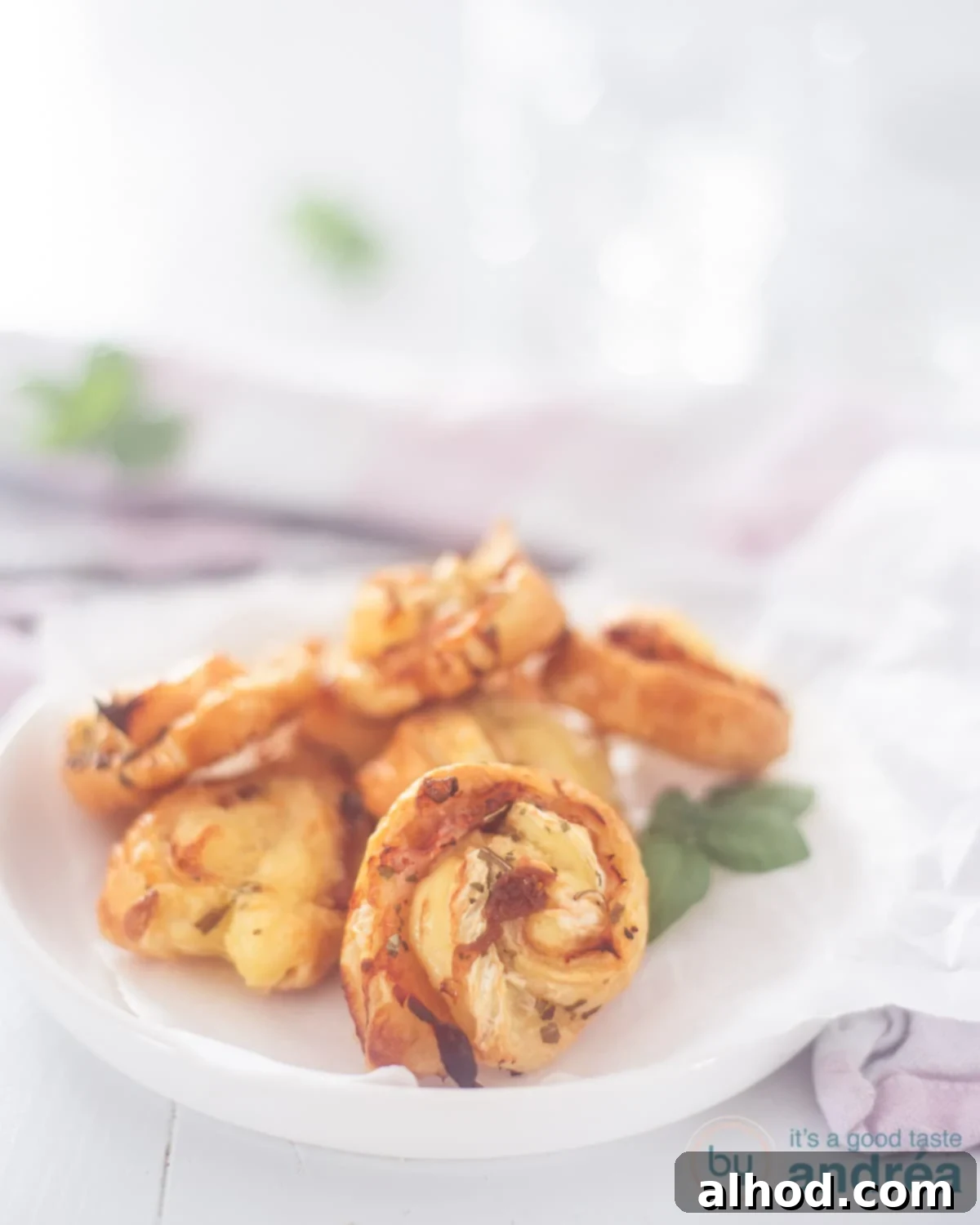 Cheesy Puff Pastry Bites 3 3 Puff pastry appetizers with cheese