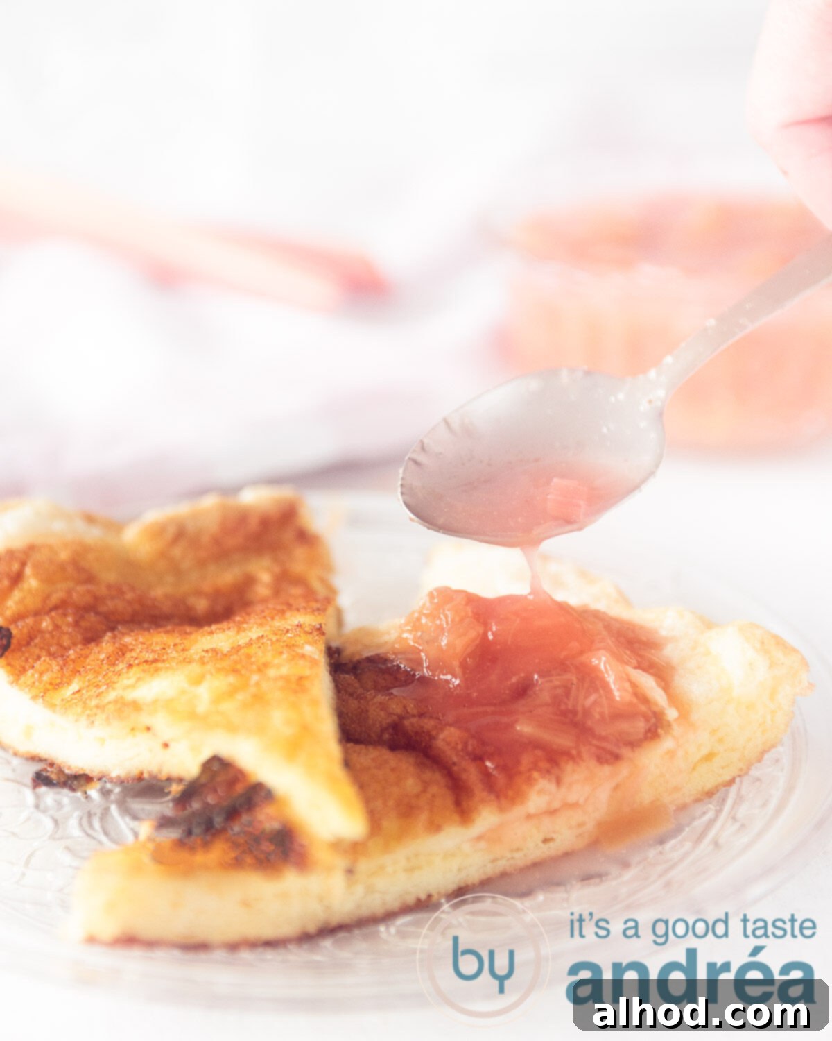 Cloud-Like Sweet Soufflé Omelette with Tart Rhubarb Compote 5 Schuimomelet met rabarber
