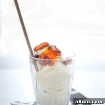 Greek Buffet Bliss: 9 Recipes, Timed for Success 11 Griekse yoghurt ijs met walnoot en honing