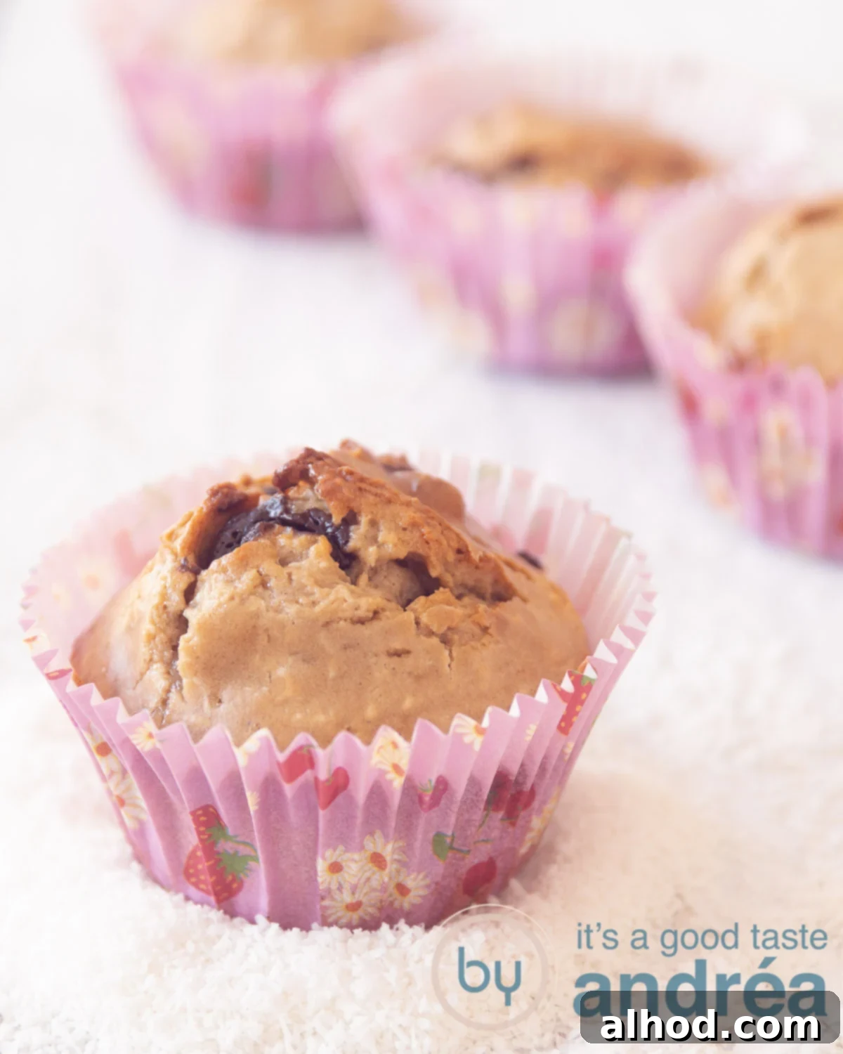 Wholesome Gluten-Free Chocolate Buckwheat Muffins 5 Glutenvrije muffins met Chocola en kokos
