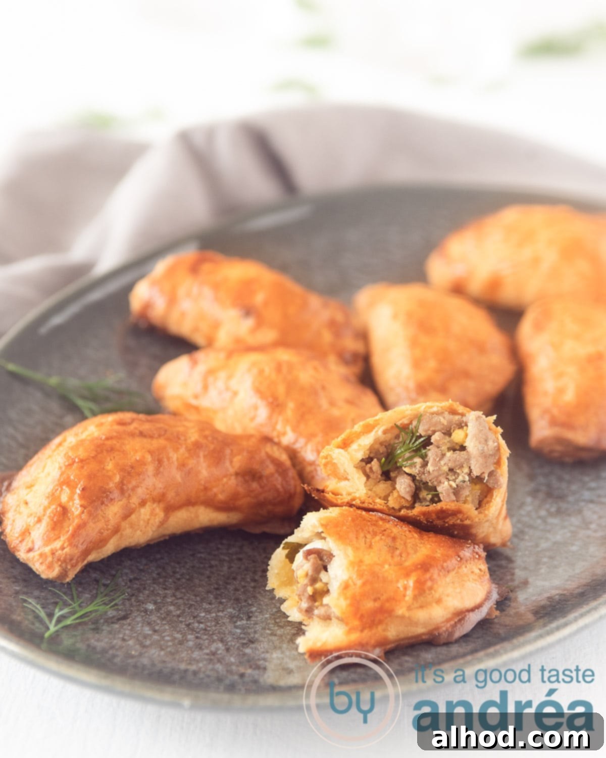 Classic Russian Piroshki 2 Russische Pirozhki